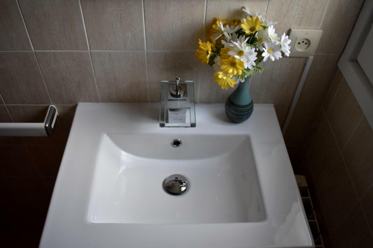 Magnolia, Habitacion Matrimonial Con Bano Uso Privado, En Casa Compartida Apartment Palafrugell Exterior foto